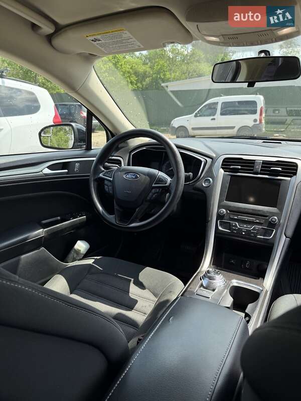 Седан Ford Fusion 2017 в Львове