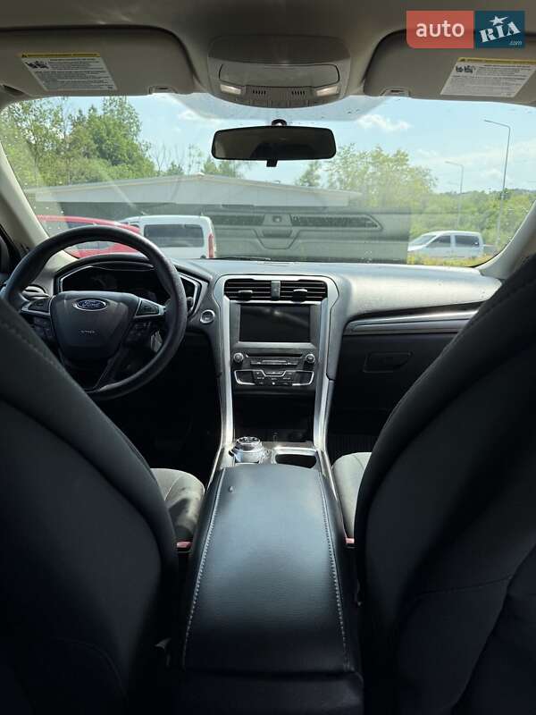 Седан Ford Fusion 2017 в Львове