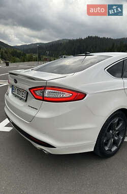Седан Ford Fusion 2014 в 