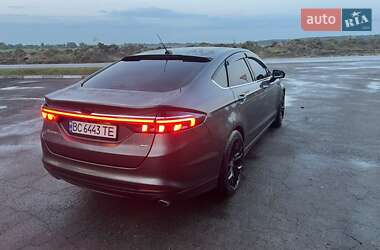 Седан Ford Fusion 2016 в 