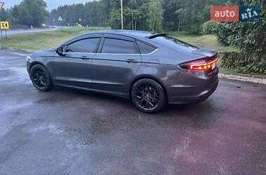 Седан Ford Fusion 2016 в 