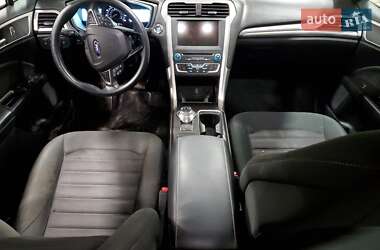 Седан Ford Fusion 2017 в 