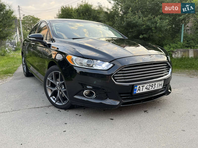 Седан Ford Fusion 2015 в Калуші