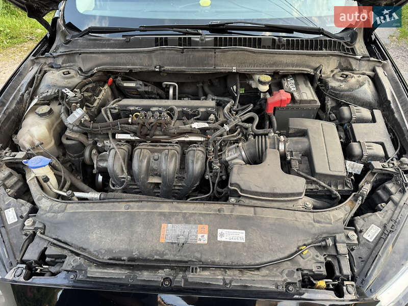Седан Ford Fusion 2015 в Калуші
