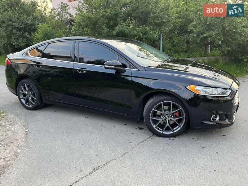 Седан Ford Fusion 2015 в Калуші
