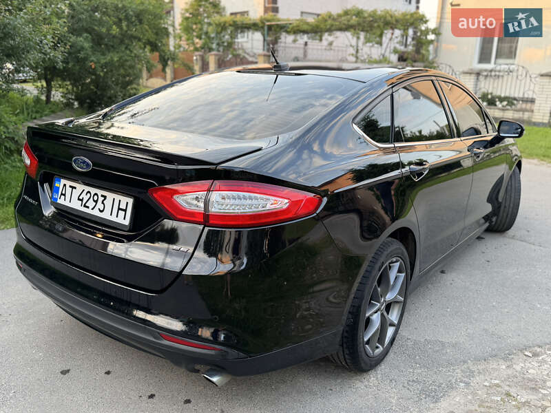 Седан Ford Fusion 2015 в Калуші