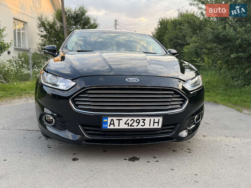 Седан Ford Fusion 2015 в Калуші