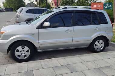Хэтчбек Ford Fusion 2010 в 
