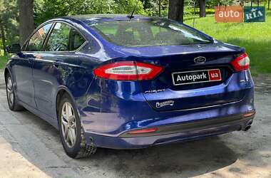 Седан Ford Fusion 2013 в 