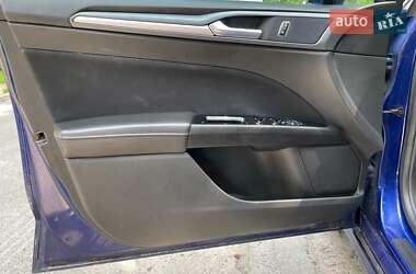 Седан Ford Fusion 2013 в 