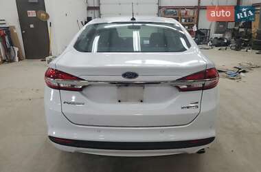 Седан Ford Fusion 2018 в 