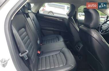 Седан Ford Fusion 2018 в 