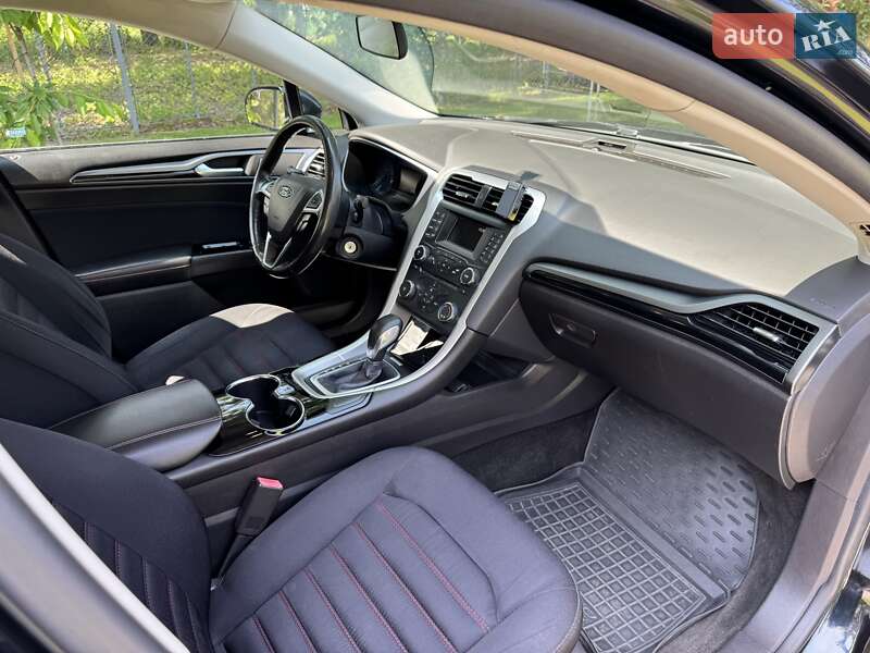 Седан Ford Fusion 2014 в Черкасах