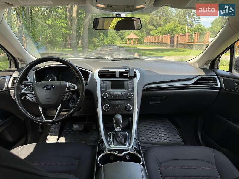 Седан Ford Fusion 2014 в Черкасах