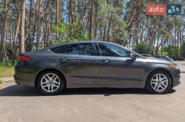 Седан Ford Fusion 2015 в 