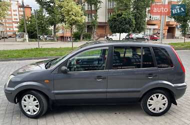 Хэтчбек Ford Fusion 2004 в 