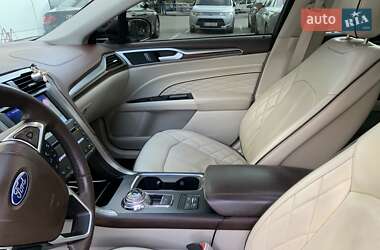 Седан Ford Fusion 2016 в 