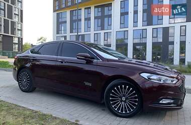 Седан Ford Fusion 2016 в 