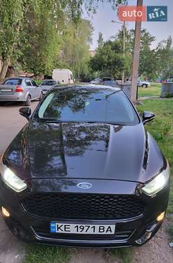 Седан Ford Fusion 2015 в 