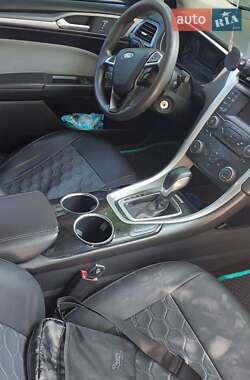 Седан Ford Fusion 2013 в 