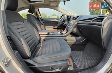 Седан Ford Fusion 2016 в 