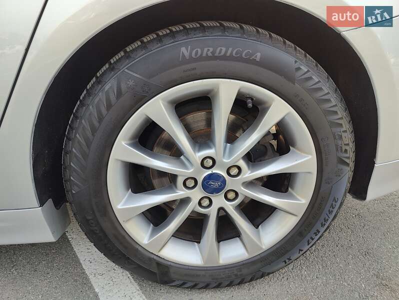 Седан Ford Fusion 2016 в Киеве фото 32 Седан Ford Fusion 2016 в Киеве