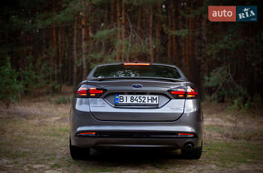 Седан Ford Fusion 2013 в 