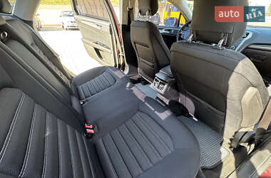 Седан Ford Fusion 2013 в 