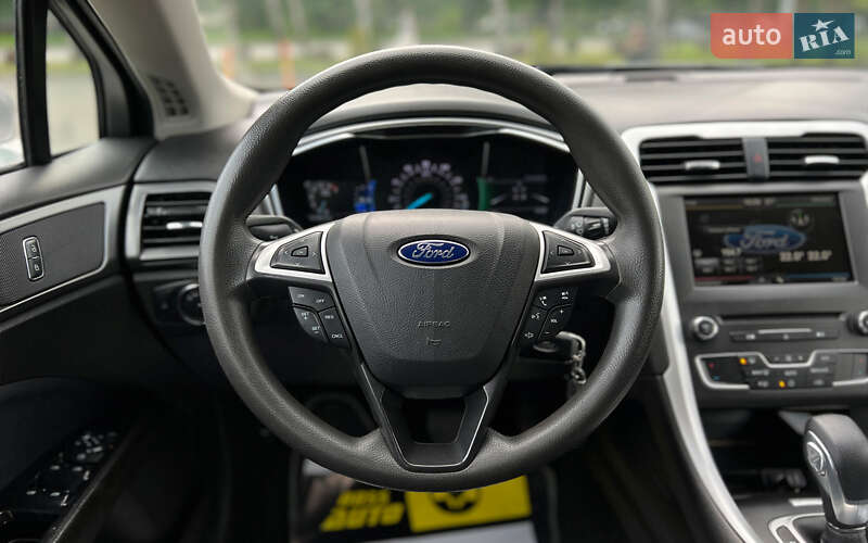 Седан Ford Fusion 2015 в Львове