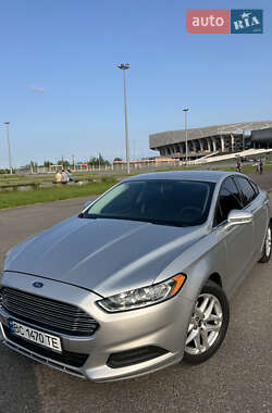 Седан Ford Fusion 2016 в 