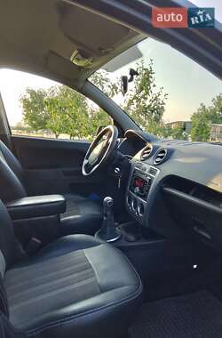 Хэтчбек Ford Fusion 2009 в 