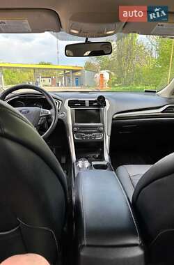 Седан Ford Fusion 2018 в 