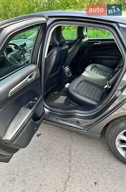 Седан Ford Fusion 2018 в 