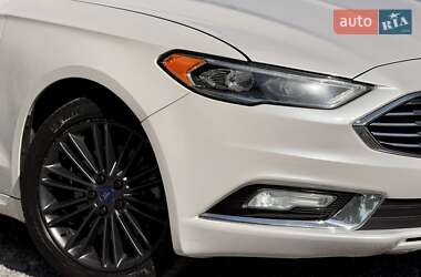 Седан Ford Fusion 2016 в 