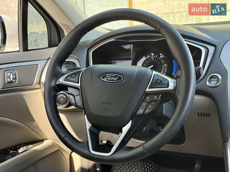Седан Ford Fusion 2016 в Харкові