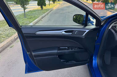 Седан Ford Fusion 2017 в 