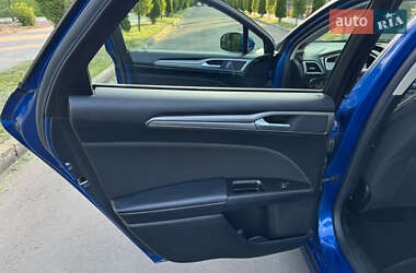 Седан Ford Fusion 2017 в 