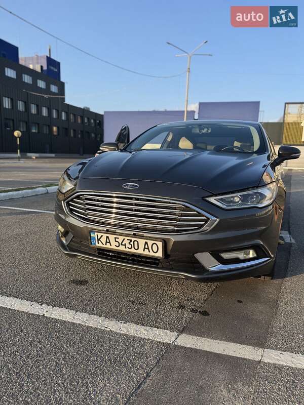 Седан Ford Fusion 2016 в 