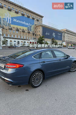 Седан Ford Fusion 2017 в 