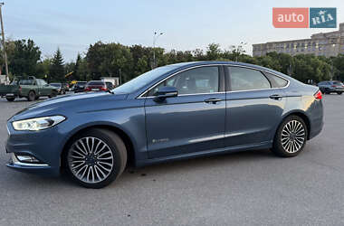 Седан Ford Fusion 2017 в 
