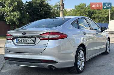 Седан Ford Fusion 2017 в 