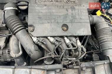 Хэтчбек Ford Fusion 2004 в 