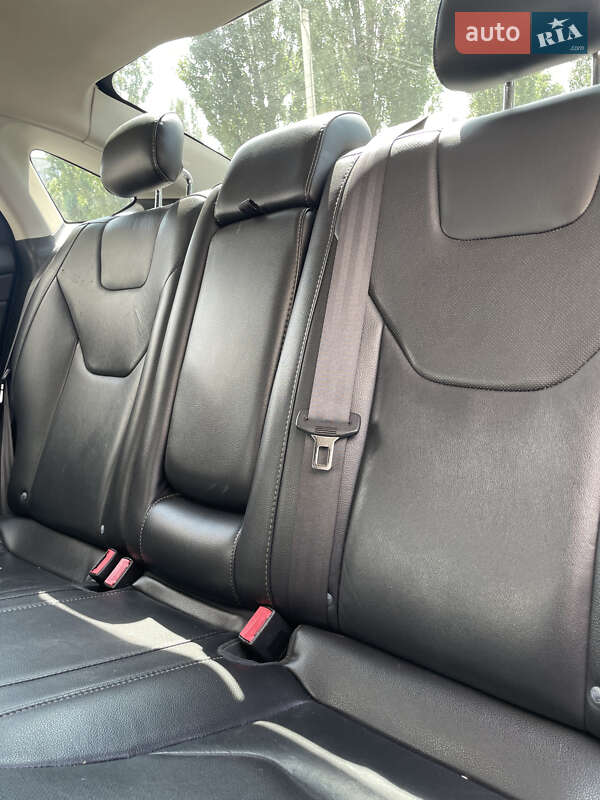 Седан Ford Fusion 2013 в Киеве фото 13 Седан Ford Fusion 2013 в Киеве
