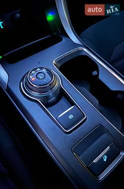 Седан Ford Fusion 2017 в 