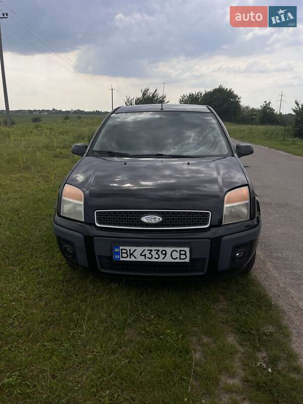 Хэтчбек Ford Fusion 2008 в Ровно