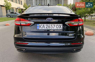 Седан Ford Fusion 2018 в 