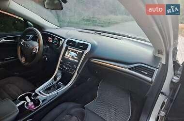 Седан Ford Fusion 2015 в 