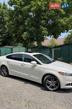 Седан Ford Fusion 2013 в 