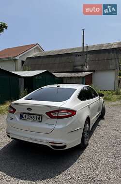 Седан Ford Fusion 2013 в 