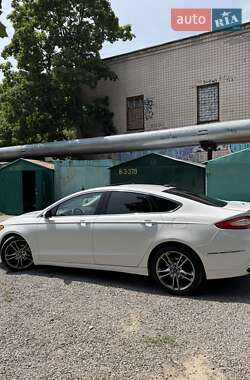 Седан Ford Fusion 2013 в 